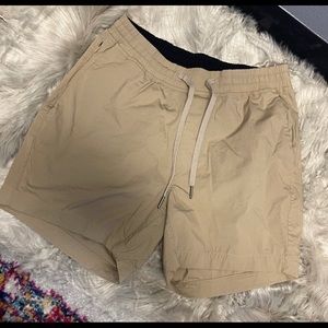 Men’s Lululemon 5” casual shorts